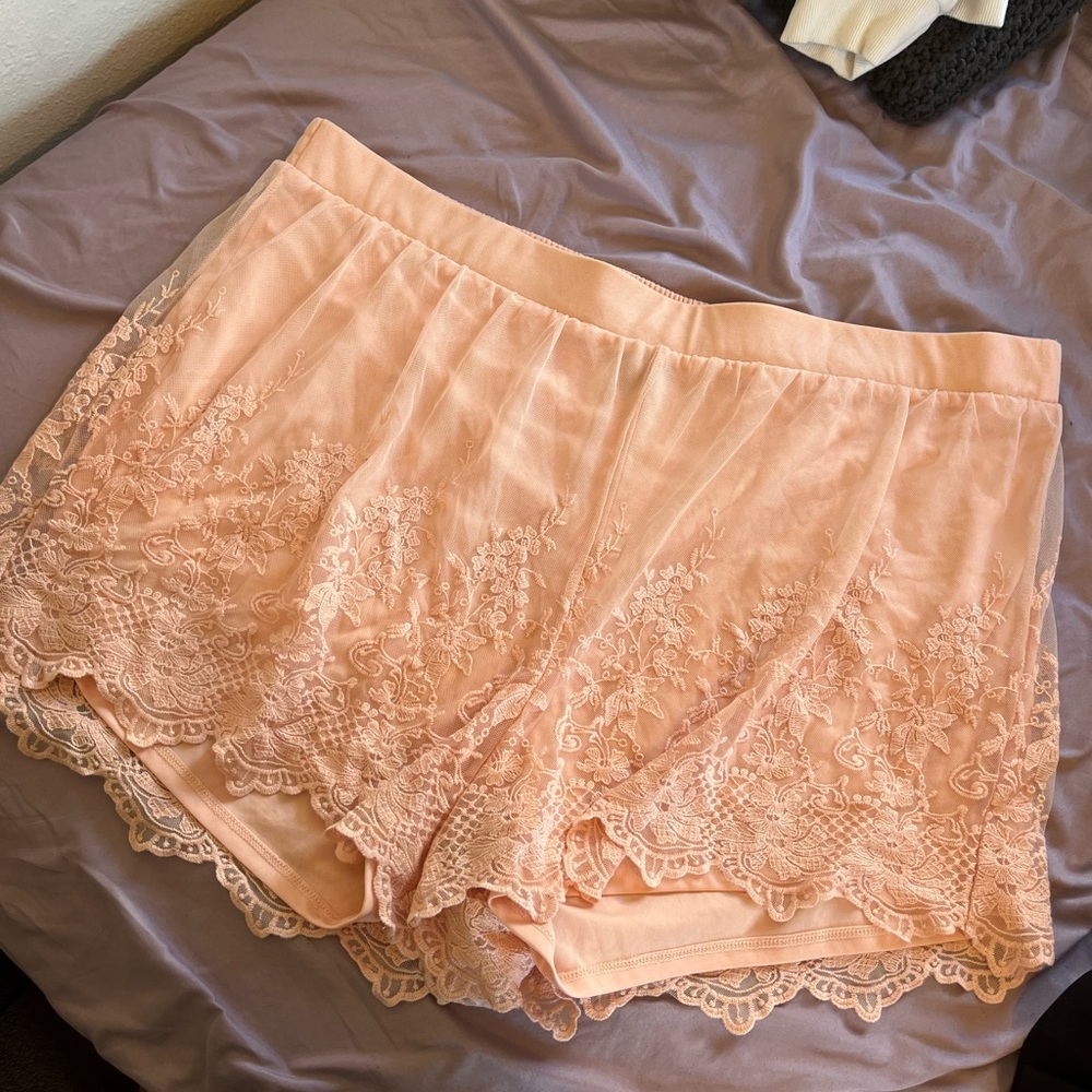 NWOT Torrid Pink Lace Mesh Overlay Pull On Shorts